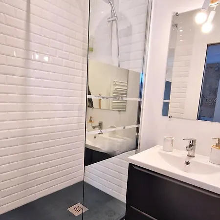 Les Bons Enfants 9 * רואן